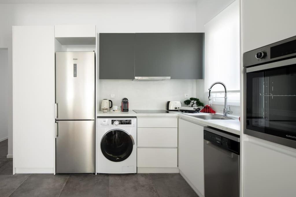 Blue Delta Apartment Palaio Faliro Athene Buitenkant foto